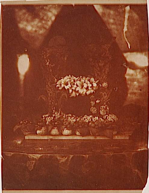 Anonymous Autel floral votif en l'honneur de Victor Hugo Images d’Art