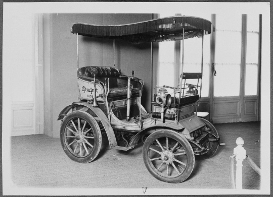 | Album photographique : Vis-à-vis Peugeot 1895. | Images d’Art