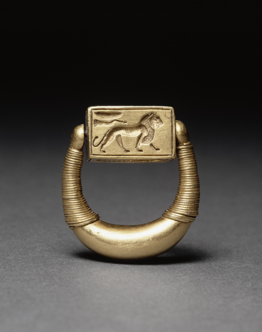 Bague sceau au nom du roi Horemheb Images d Art