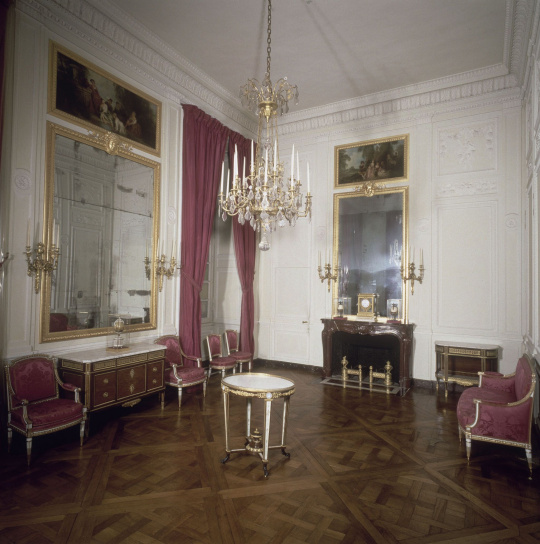 Vue Interieure Du Petit Trianon Petite Salle A Manger Images D Art