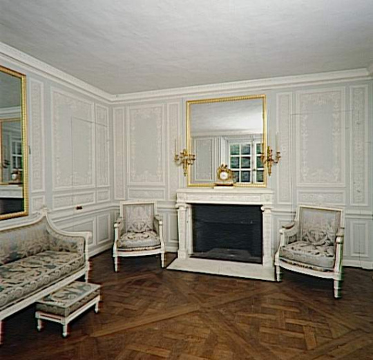 Vue Interieure Du Petit Trianon Boudoir Cote Cheminee Images D Art