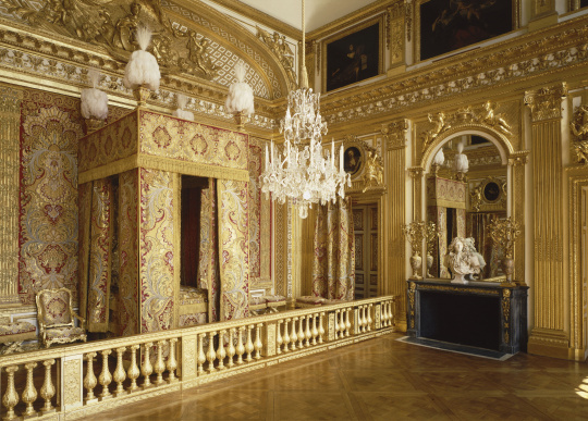 Résultat de recherche d'images pour "Chambre de Louis XIV"