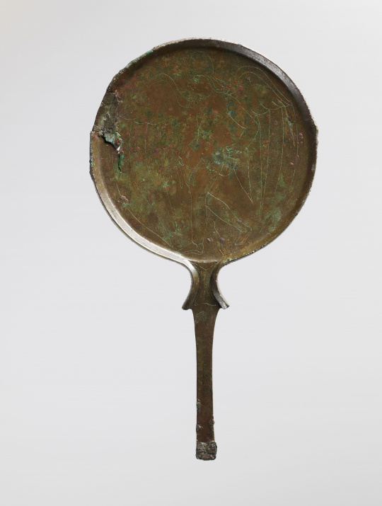  Miroir étrusque portant gravé un génie ailé Images d’Art